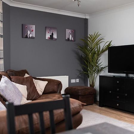 Charming 2Br Ground Floor Flat In Sholing, 11 Mins From City Centre - Recently Set Up With Love Southampton Exterior photo