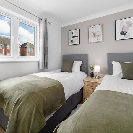 Charming 2Br Ground Floor Flat In Sholing, 11 Mins From City Centre - Recently Set Up With Love Southampton Exterior photo
