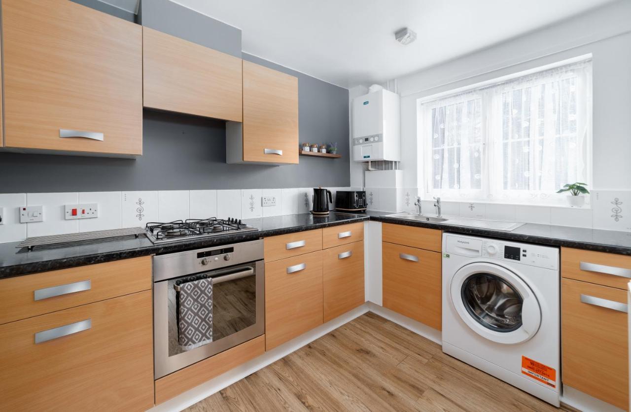 Charming 2Br Ground Floor Flat In Sholing, 11 Mins From City Centre - Recently Set Up With Love Southampton Exterior photo