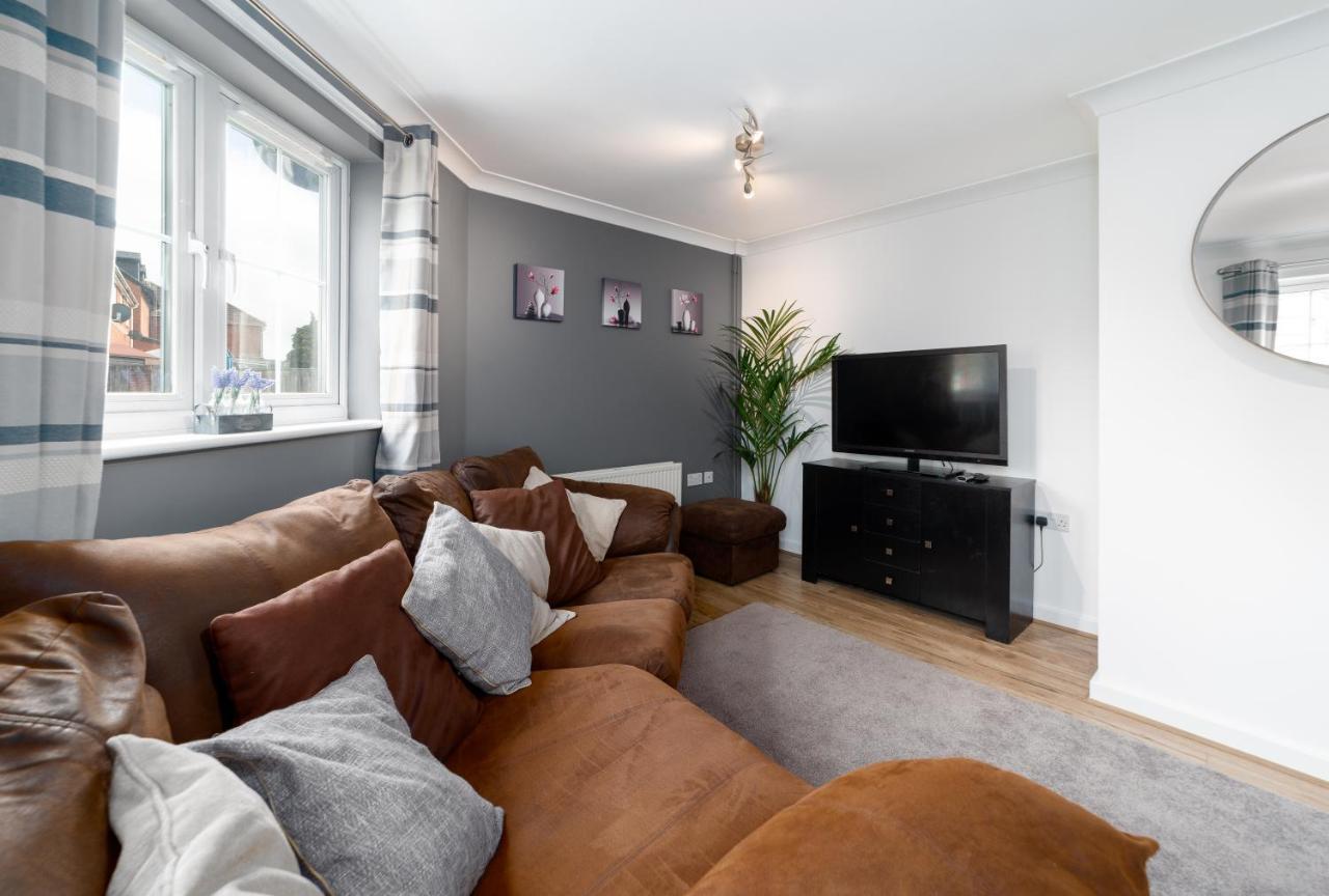 Charming 2Br Ground Floor Flat In Sholing, 11 Mins From City Centre - Recently Set Up With Love Southampton Exterior photo